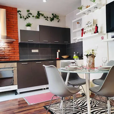 Mamas V Place Apartment